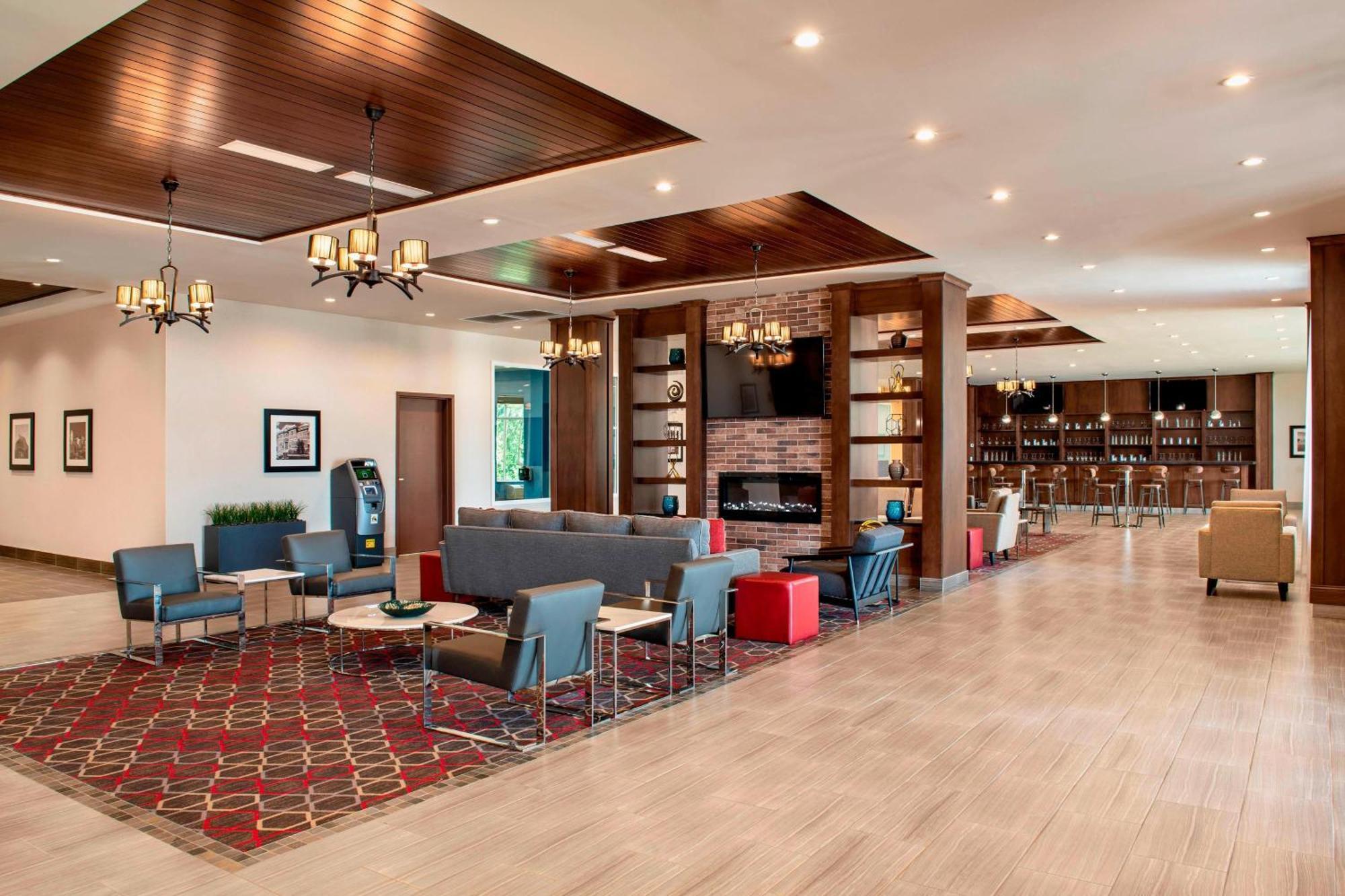 Four Points By Sheraton Hotel Grande Prairie